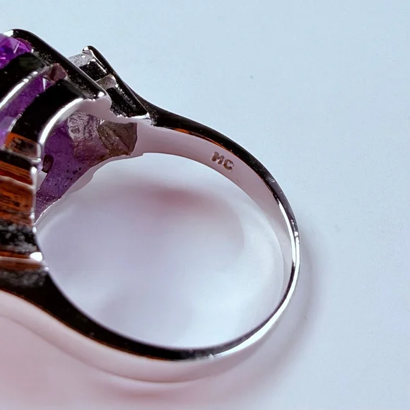 Amethyst Purple 13.5 CT Cubic Zirconia Grand Sterling Silver 925 Vintage Ring - Picture 8 of 12